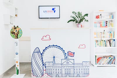 Labsitters - Visual Identity, Packaging, Social Media Canva Template, Graphic Design and More4 Labsitter's interior designed and illustrated by Chimù